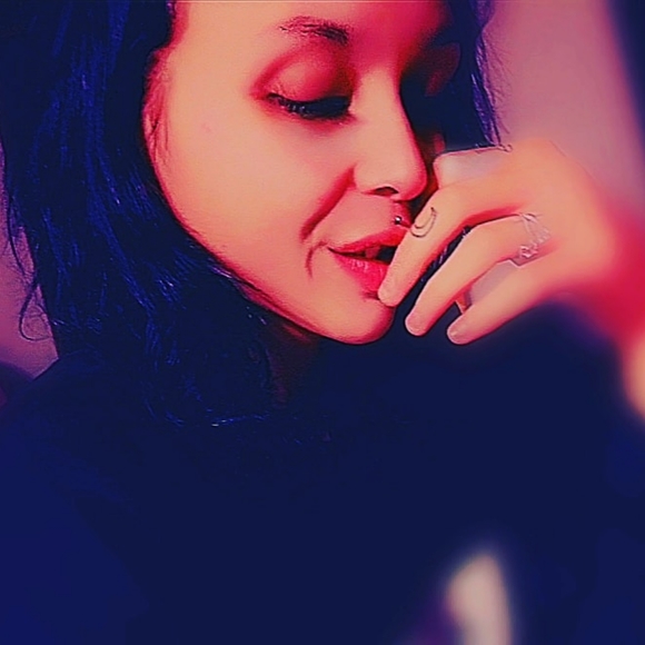 Meet your Posher, Abygail - Picture 2 of 3